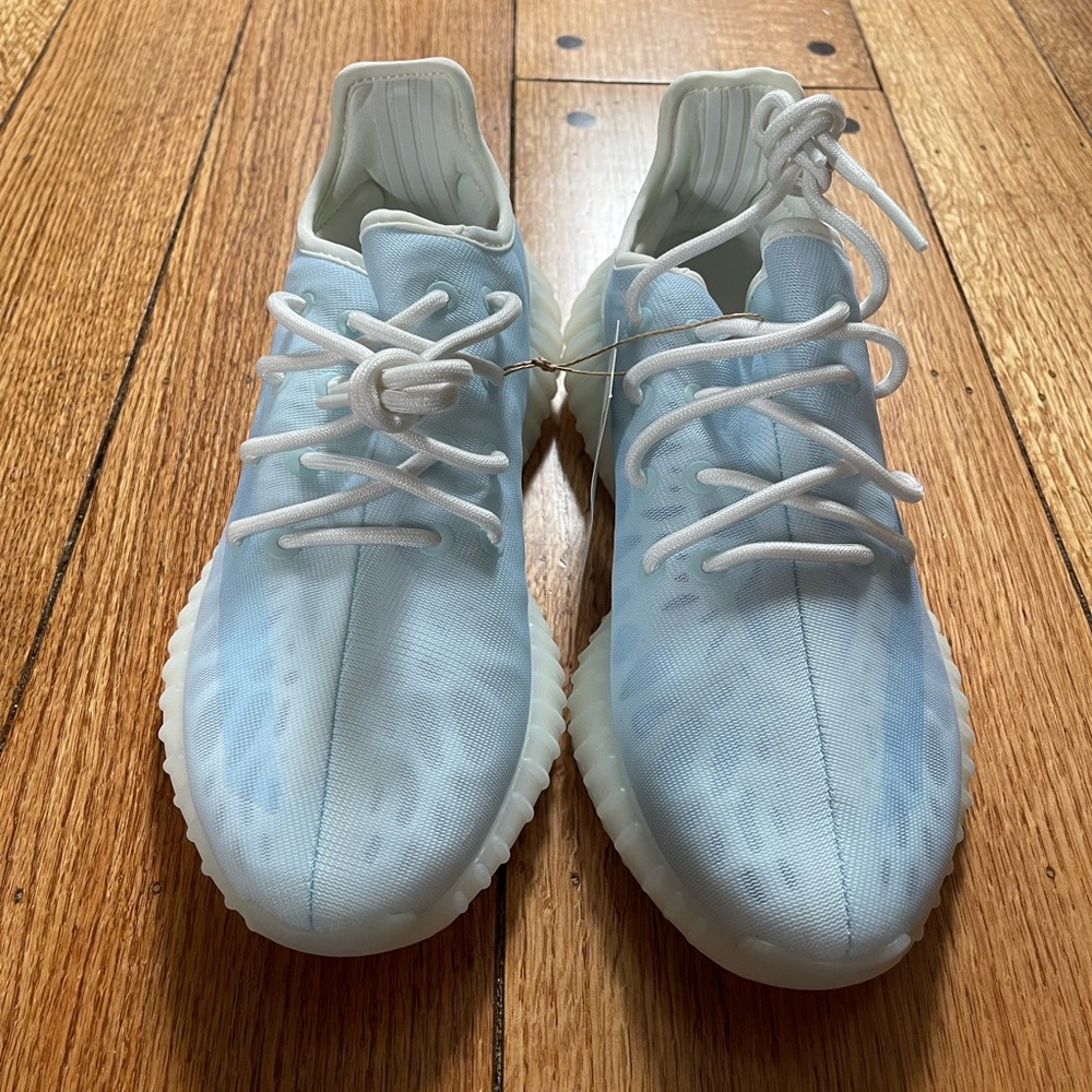 Yeezy Boost 350 V2 “Mono Ice” Size 9